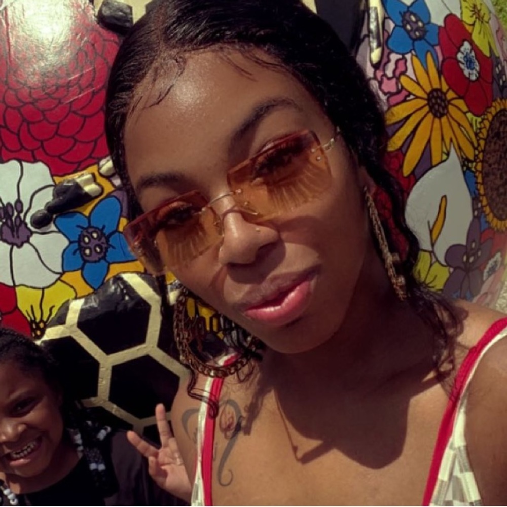 Meet your Posher, Angel